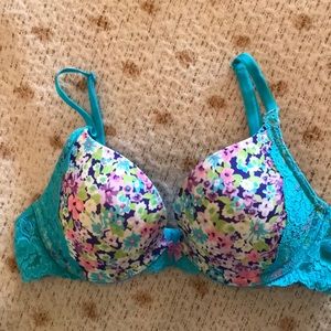Victoria’s Secret Flowered Push-up Bra